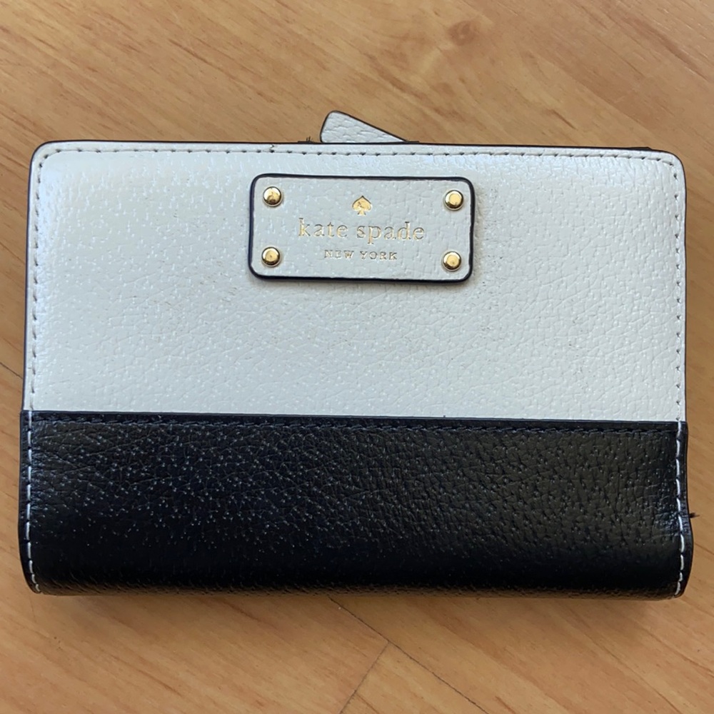 Kate Spade wallet ivory/black great condition